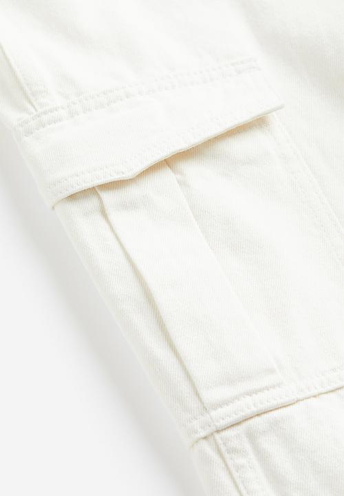 H&M - 90s Baggy high cargo jeans - white