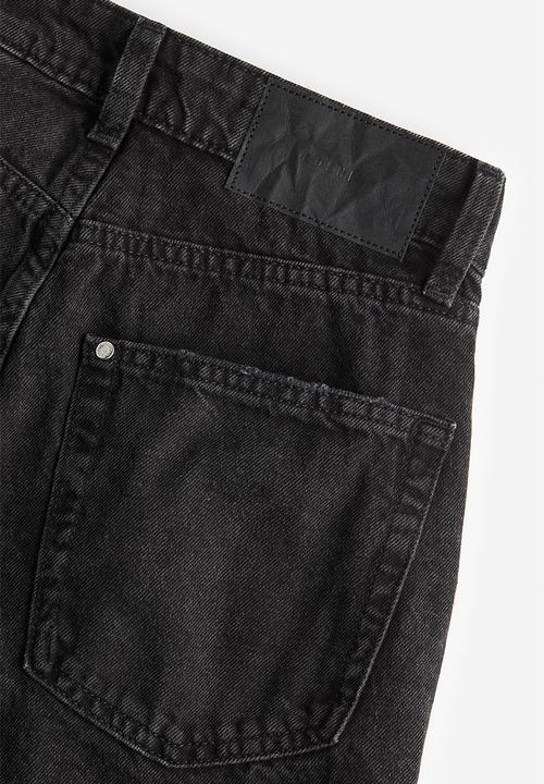 H&M - Bermuda high denim shorts - black