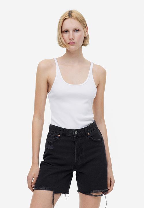 H&M - Bermuda high denim shorts - black