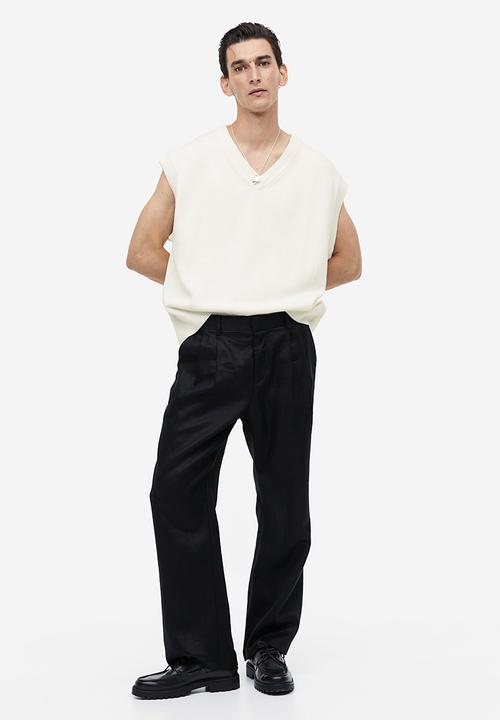 H&M - Relaxed fit v-neck sweater vest - white