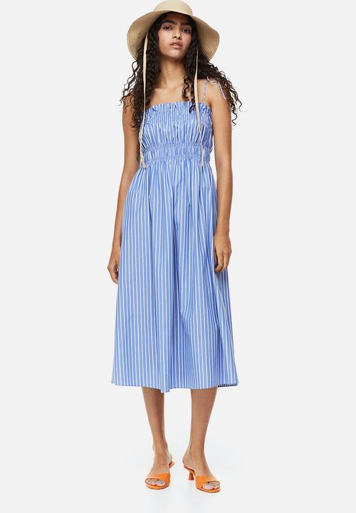 H&M - Smocked seersucker dress - blue
