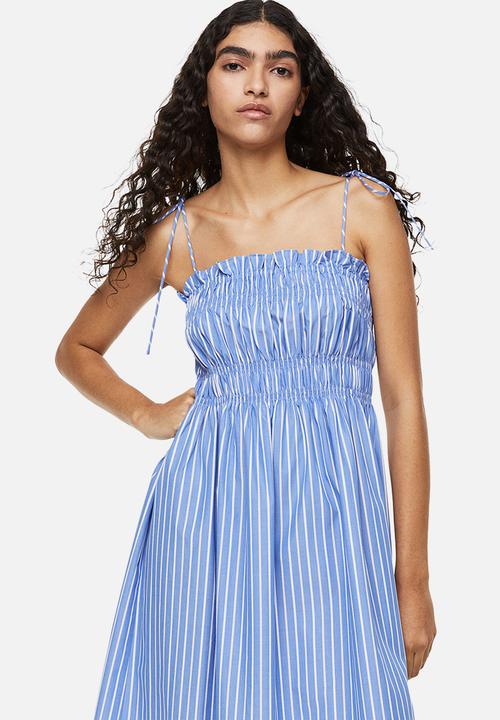 H&M - Smocked seersucker dress - blue