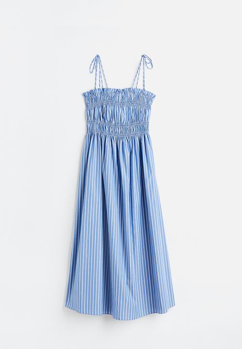 H&M - Smocked seersucker dress - blue