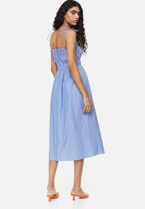 H&M - Smocked seersucker dress - blue