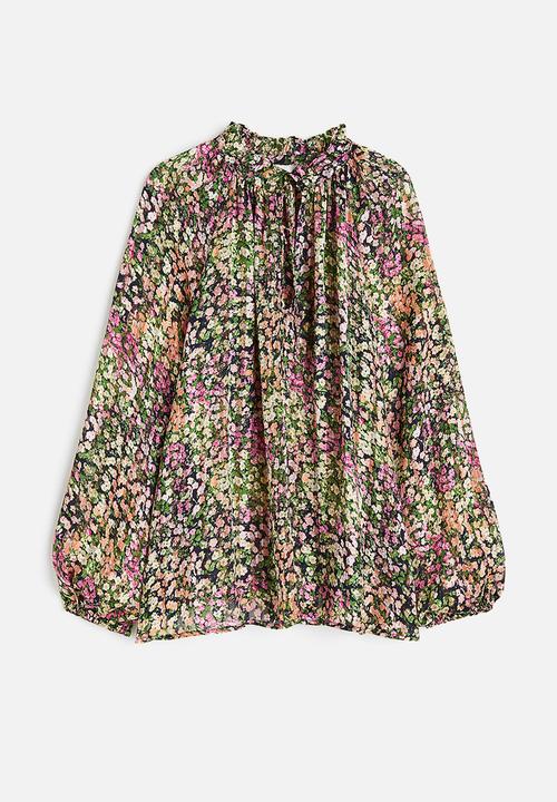 H&M - Frill-trimmed crêpe blouse - black/floral