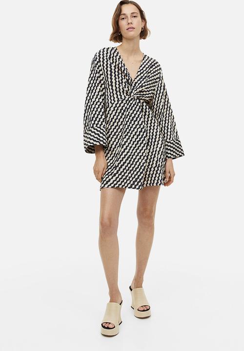 H&M - Textured-weave knot-detail dress - black / patterned 