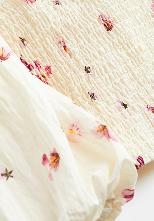 H&M - Puff sleeved cropped top - cream