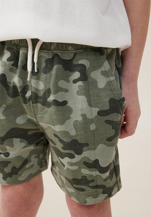 Cotton On - Henry slouch short - camo core