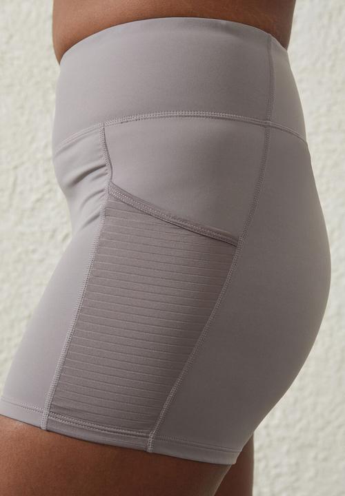 Cotton On - Ultra luxe pocket shortie short - desert grey