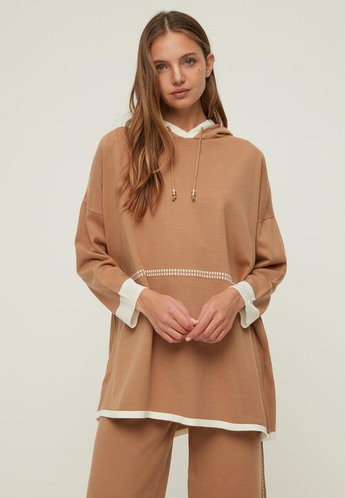 Trendyol - Modest hooded two-piece set - camel