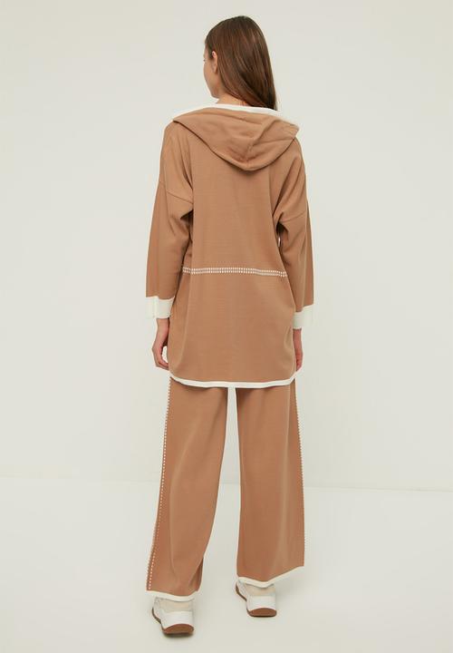 Trendyol - Modest hooded two-piece set - camel