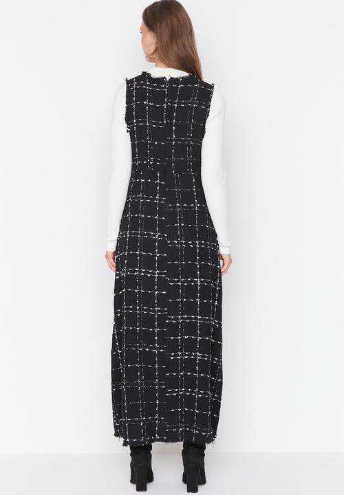 Trendyol - Modest textured dress - black