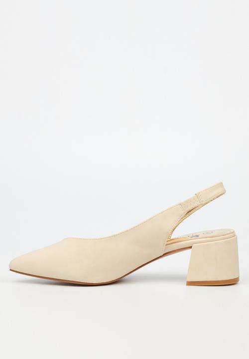 Butterfly Feet - Taisha 2 court heel - beige
