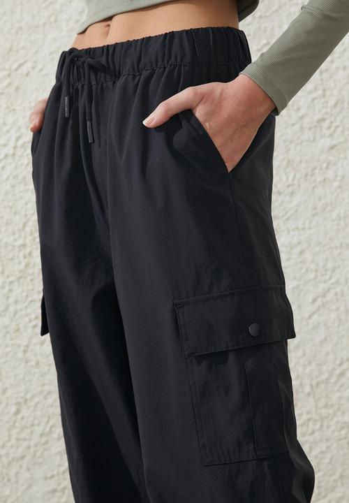 Cotton On - Woven cargo pant - black