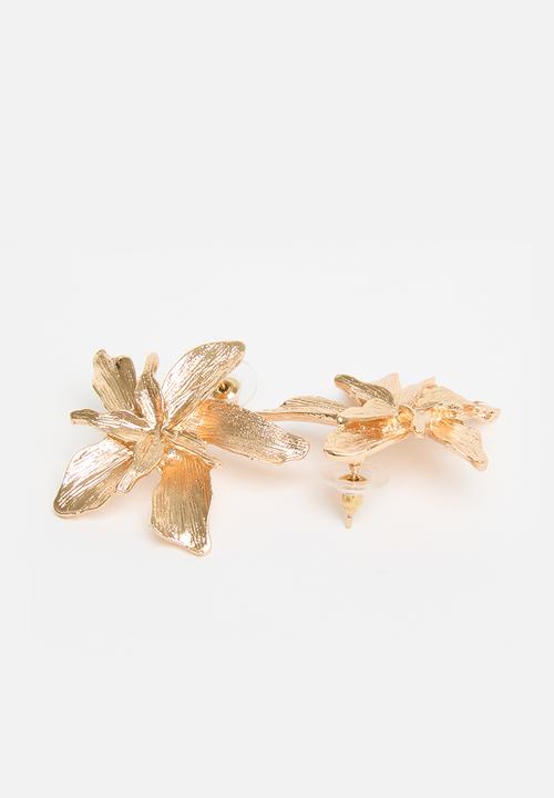 Superbalist - Flower stud earrings - gold