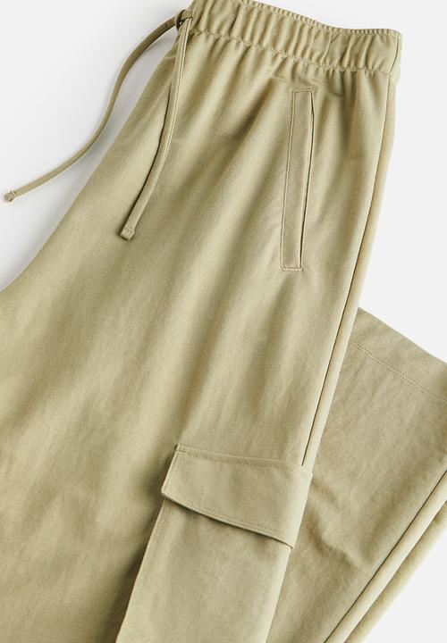 H&M - Pull-on cargo trousers - light khaki green 
