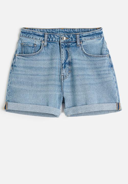 H&M - Curvy fit mom high denim shorts - light denim blue