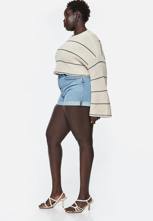 H&M - Curvy fit mom high denim shorts - light denim blue