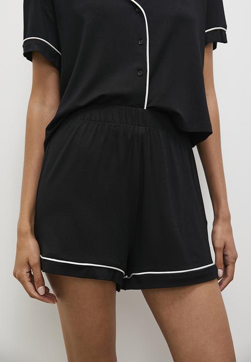 Superbalist - Soft knit piping set - black with ecru piping