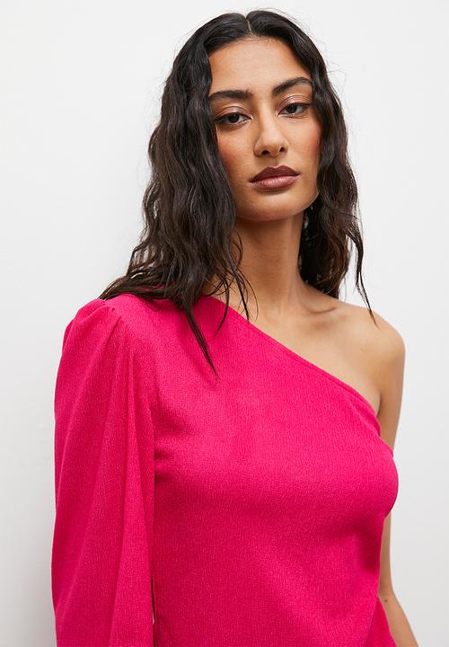 Superbalist - Crinkle knit volume sleeve asymetrical top - fuchsia