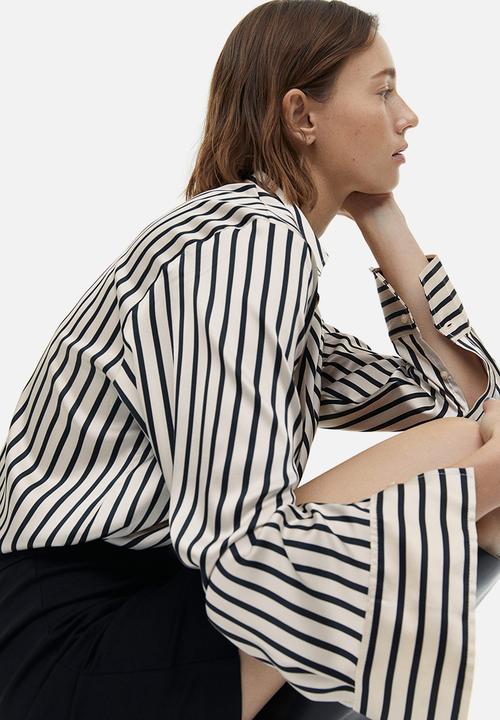 H&M - V-neck blouse - black & white striped