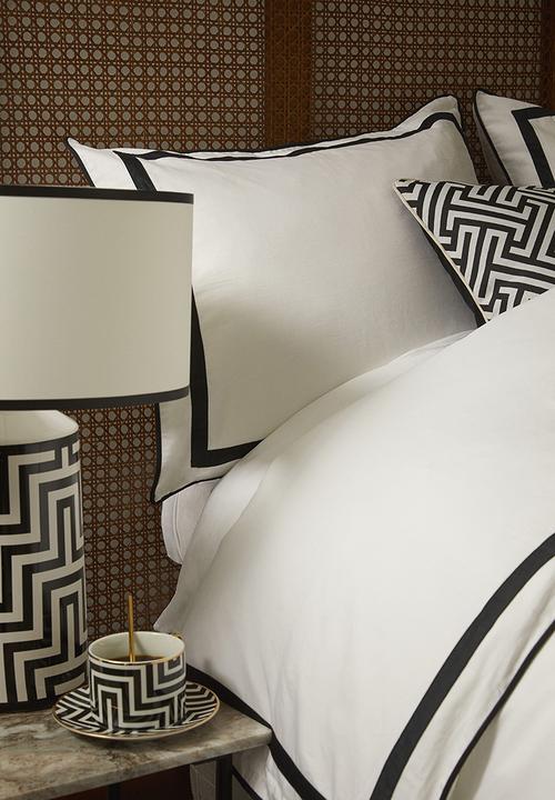H&M - Porcelain cup - black patterned 