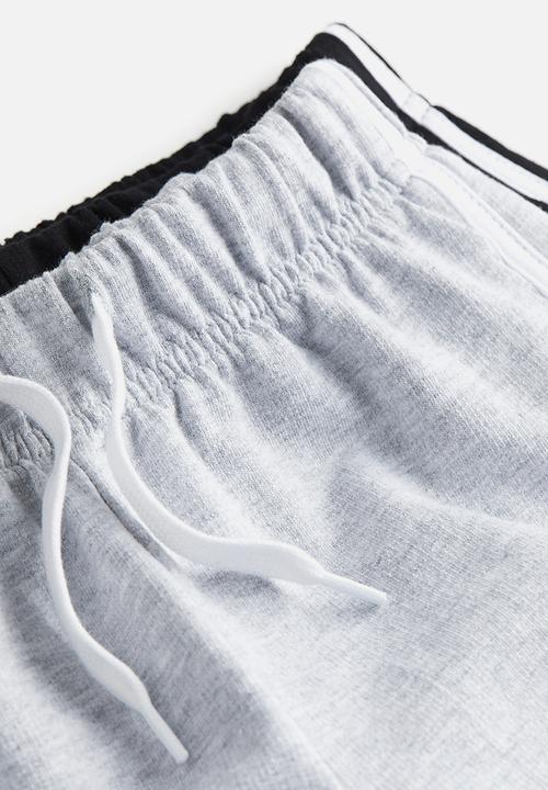 H&M - 2-pack sweatshorts - black / light grey marl 