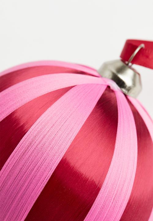 H&M - Satin thread bauble - burgundy & light pink