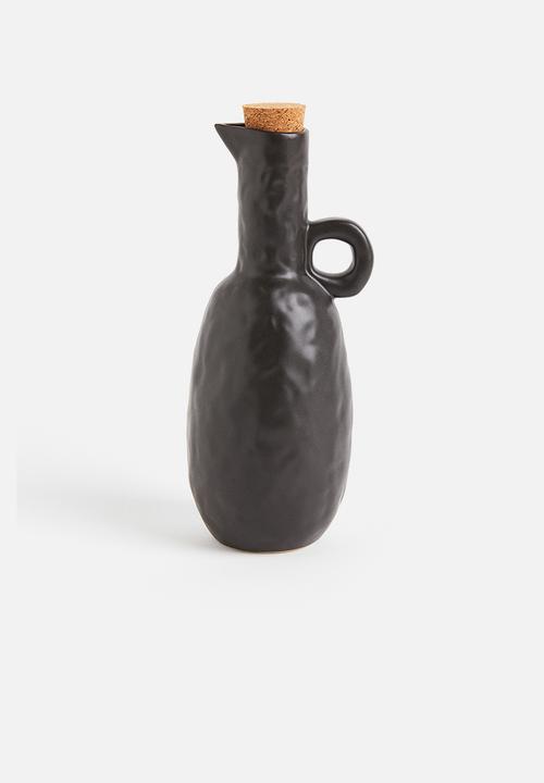 Stoneware oil bottle - black
