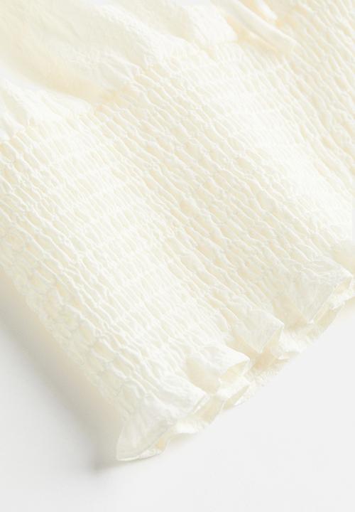H&M - Puff-sleeved smocked blouse - cream 