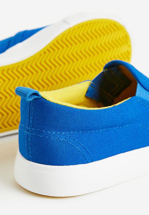 H&M - Slip-on trainers - bright blue pokémon