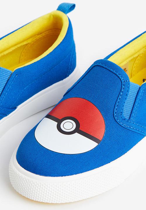 H&M - Slip-on trainers - bright blue pokémon