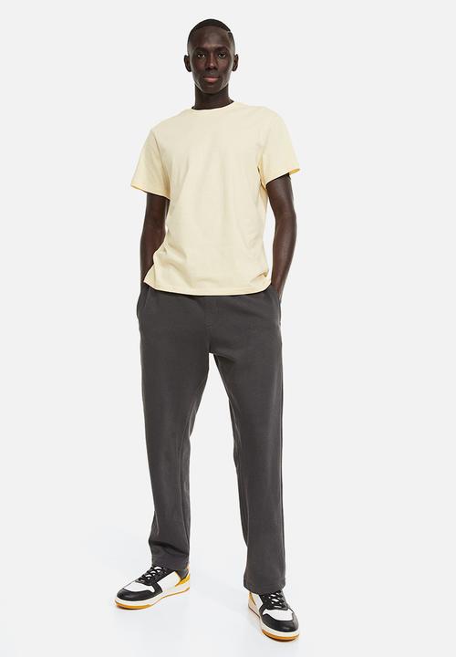 H&M - Regular fit round-neck t-shirt - yellow