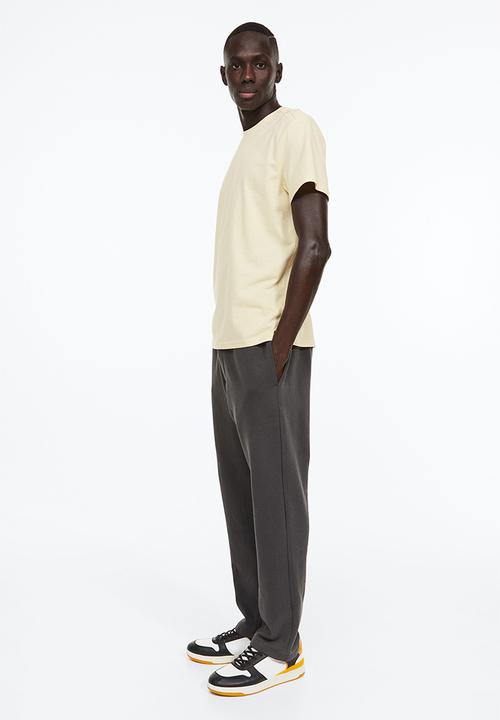 H&M - Regular fit round-neck t-shirt - yellow