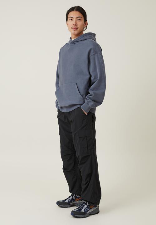 Cotton On - Parachute tech cargo pant - black cargo