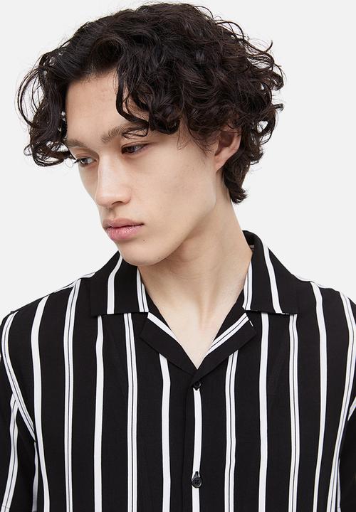 H&M - Patterned resort shirt - black/white striped