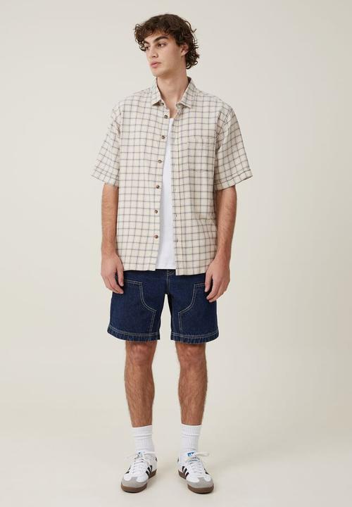 Cotton On - Eddie short sleeve shirt - off white skate check