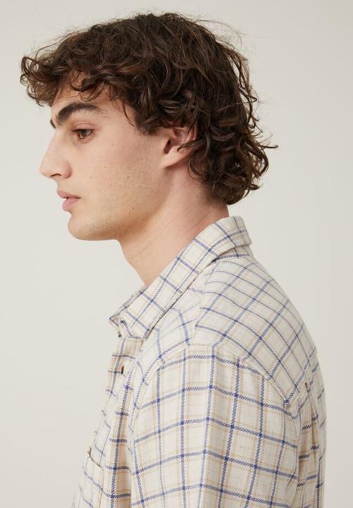 Cotton On - Eddie short sleeve shirt - off white skate check