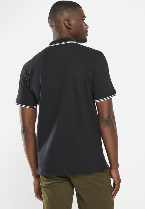 POLO - Mens washed logo short sleeve golfer - black