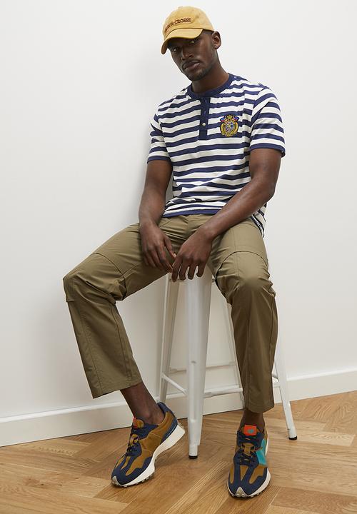 Lark & Crosse - Striped grandpa tee with badge - white & navy