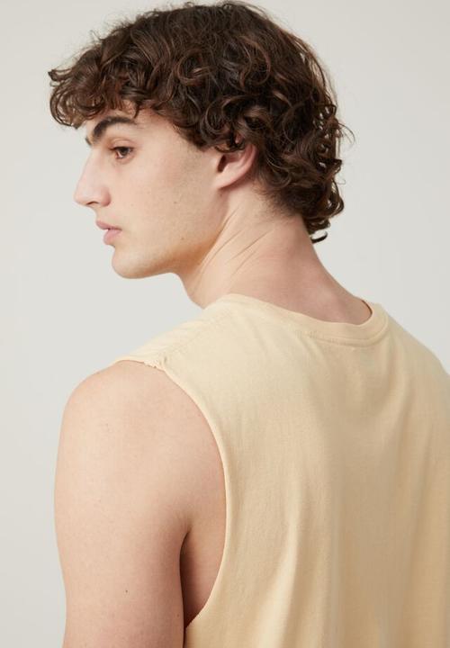 Cotton On - Organic muscle - sun bleach