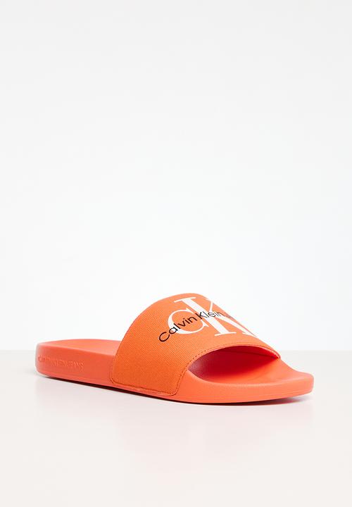 Calvin Klein - Slide monogram co - firecracker