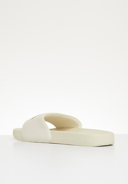 FILA - Hillside metallic slide - gardenia/rose gold