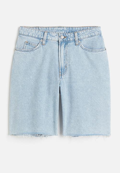 H&M - Curvy fit bermuda baggy low denim shorts - light denim blue 