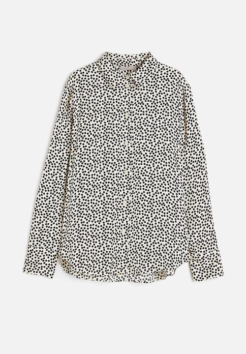 H&M - Pointed-collar shirt - cream spotted 