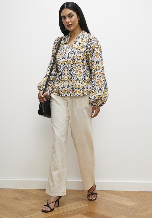 edit - Balloon sleeve v-neck blouse - golden tapestry print