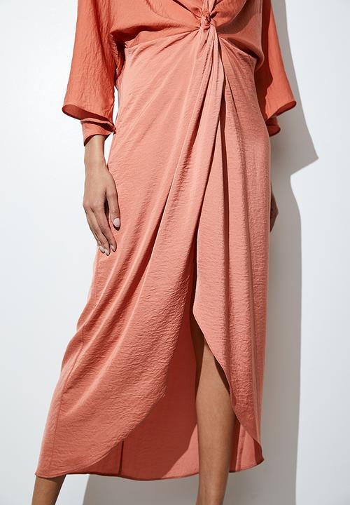 VELVET - satin kaftan dress with knot detail - rust