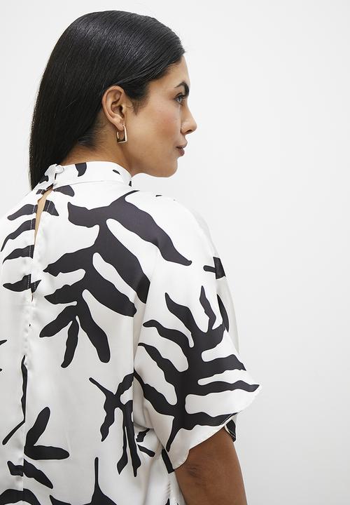 edit - Basic satin shell - white & black