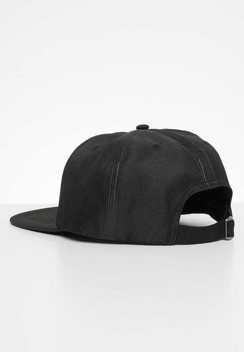 Calvin Klein - Sport essentials flat cap ut - black