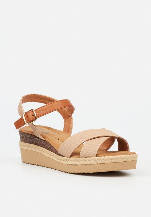 Butterfly Feet - Tammy 1 wedge heel - beige
